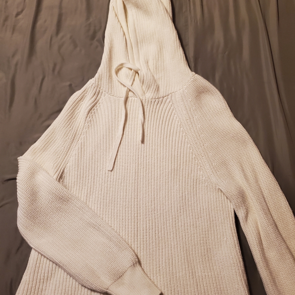 Hooded sweater